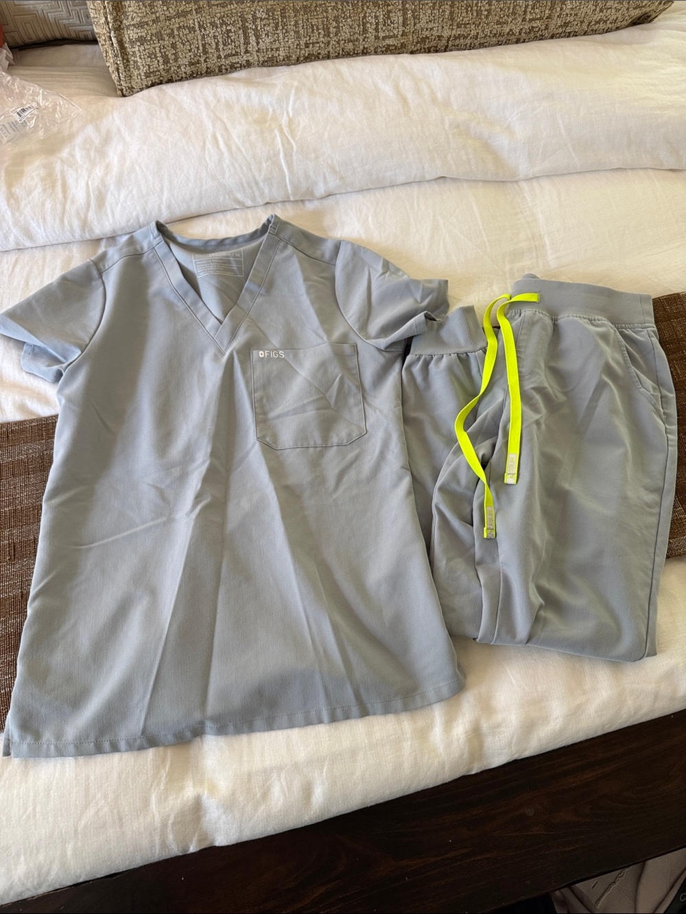 FIGS XS catarina and S (runs XS) HW Zamora jogger po 5214
